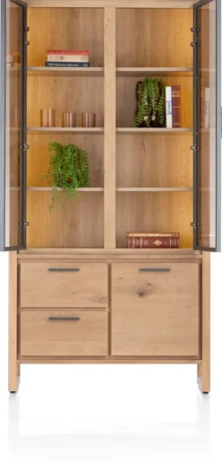 Nystead, vitrine 100 cm. - 2-glasdeuren + 1-deur + 2-laden (+ LED)